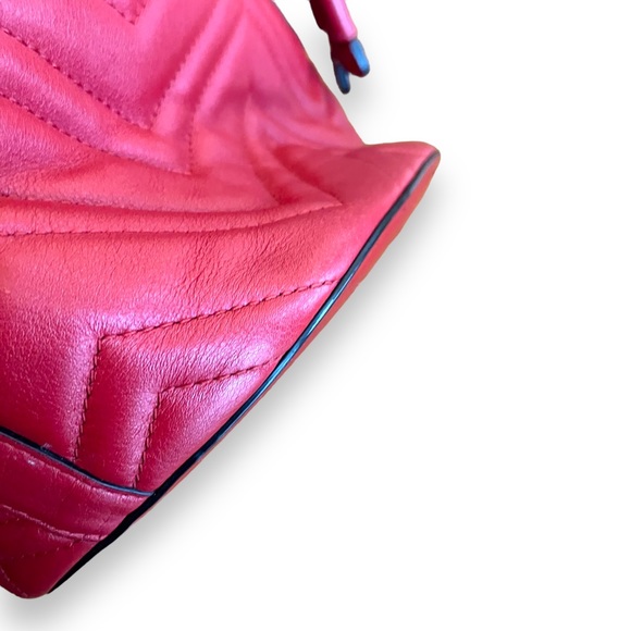 Gucci GG Marmot Matellasé Sylvie Bag in Hibiscus - Picture 14 of 17